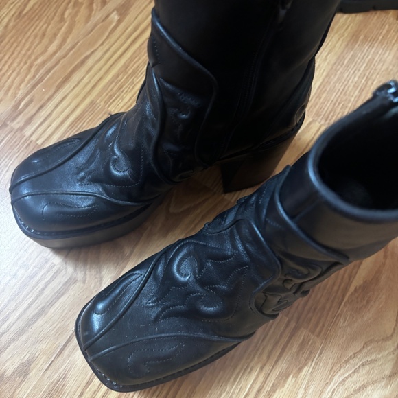 Jeffrey Campbell- Dead Wrong platform boots - Picture 2 of 6